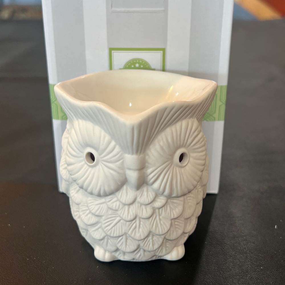 Scentsy White Owl Ceramic Mini Warmer